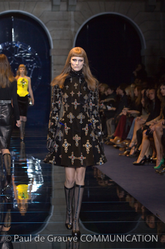 VERSACE VERSACE