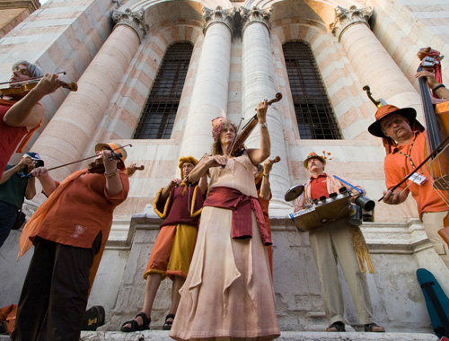 Courtesy Ferrara Buskers Festival Courtesy Ferrara Buskers Festival