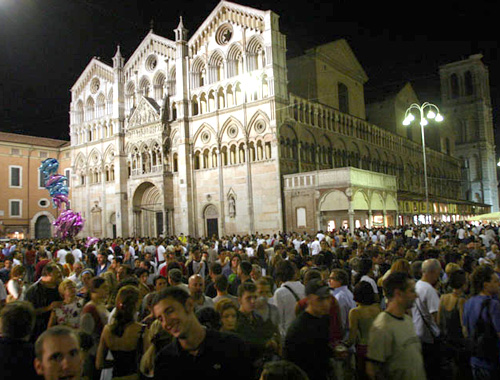 Courtesy Ferrara Buskers Festival Courtesy Ferrara Buskers Festival