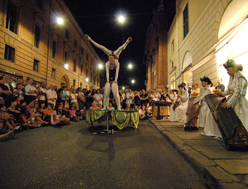 Courtesy Ferrara Buskers Festival Courtesy Ferrara Buskers Festival