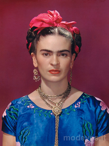 32-nickola-muray-frida-con-un-vestito-azzurroa 32-nickola-muray-frida-con-un-vestito-azzurroa