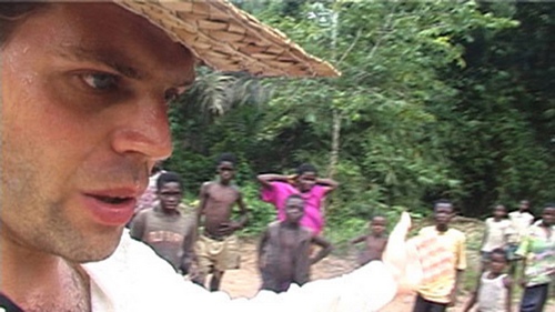 Episode 3 ‐ Enjoy Poverty - di Renzo Martens Episode 3 ‐ Enjoy Poverty - di Renzo Martens
