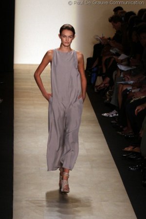 bcbgmaxazria-ss11-13a bcbgmaxazria-ss11-13a