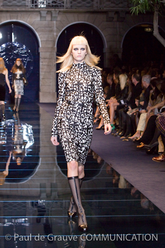 VERSACE VERSACE