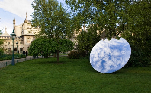 Anish Kapoor- Sky Mirror al Kensington Gardens di Londra