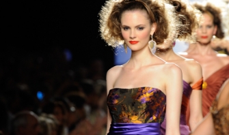 L’alta moda a Roma incontra l’eccentrico romanticismo di Raffaella Curiel per il prossimo inverno