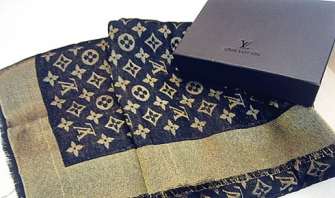 FOULARD CONTRAFFATTI sequestrati a Milano