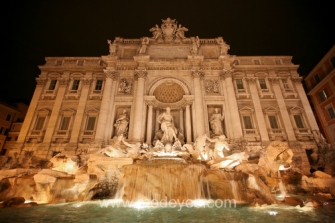 ‘Fendi for fountains’ : Annunciato il restauro della fontana di Trevi (VIDEO)