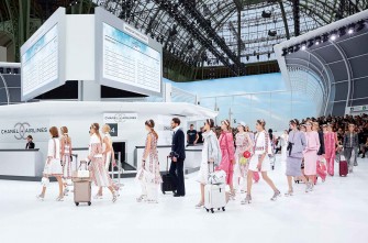 Sfilata Chanel P/E 2016 dalla Paris Fashion Week